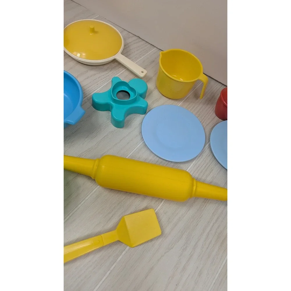 Little tikes vintage dishes pot pan bowls plates cookie cutter pitcher lot
